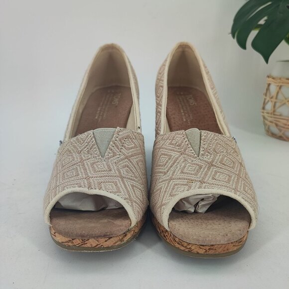 Toms Women's Tan Canvas Triangle Woven Pattern Wedge Size 8.5 - Picture 2 of 8